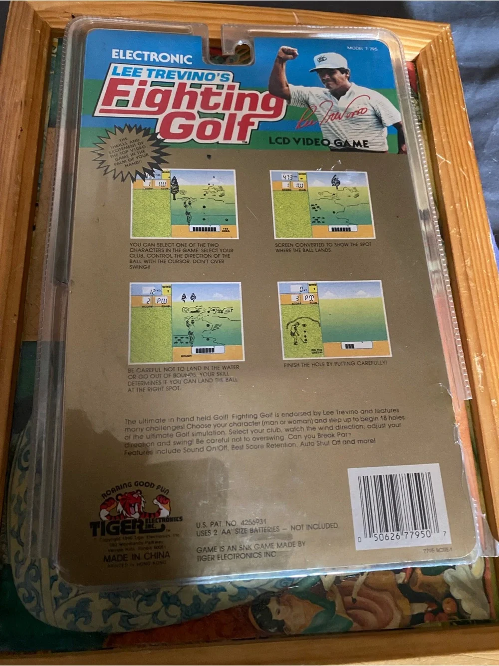 Tiger Electronics Lee Trevino Fighting Golf Handheld Game - White & Green 1988